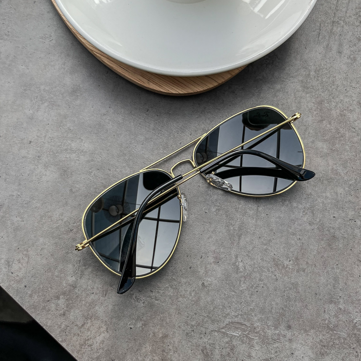 RAY-BAN Black & Gold 3026 Aviator Causal Latest Sunglass For Unisex.